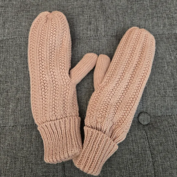 Indigo Rory Rib Furry Lined Mittens In Rose - Picture 2 of 7